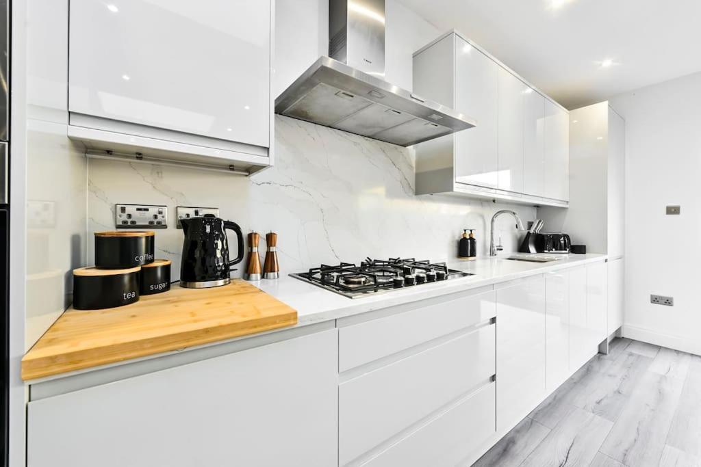 House With Garden Next Wembley Stadium Free Parking Appartamento